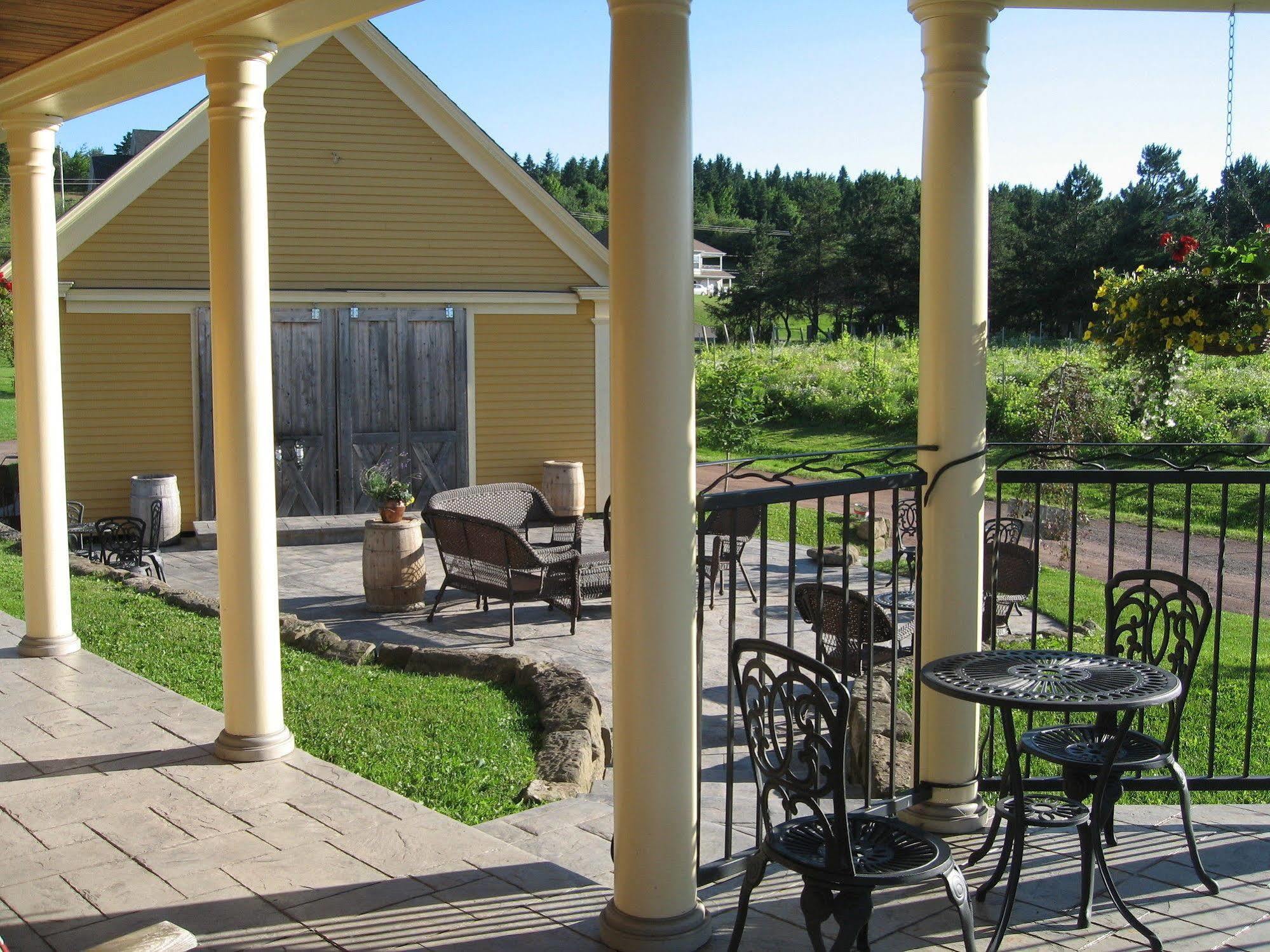 Magnetic Hill Winery Hotel Moncton Exterior foto